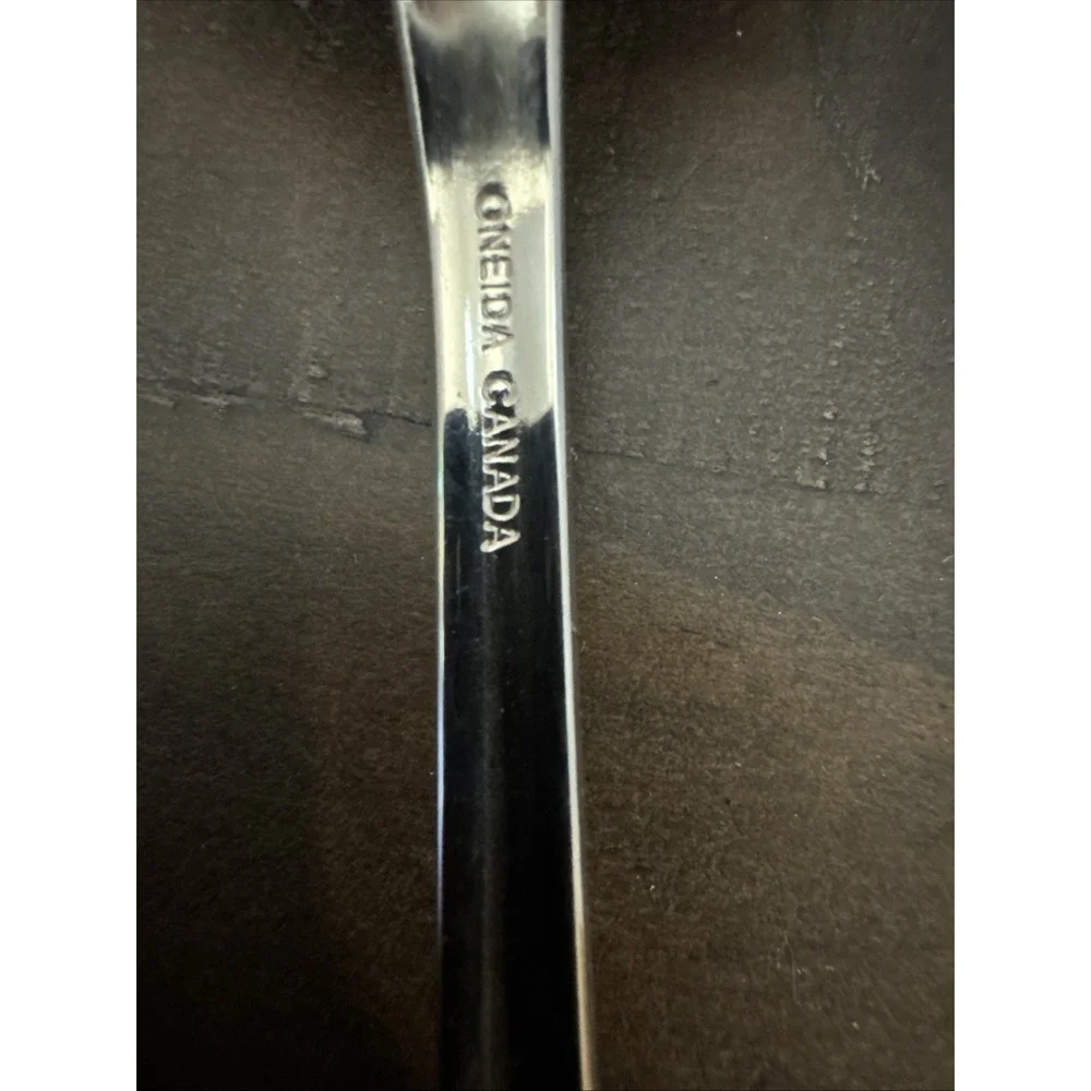 Oneida Distinction Deluxe Westgate Royal Crest Stainless 2 Piece Serving